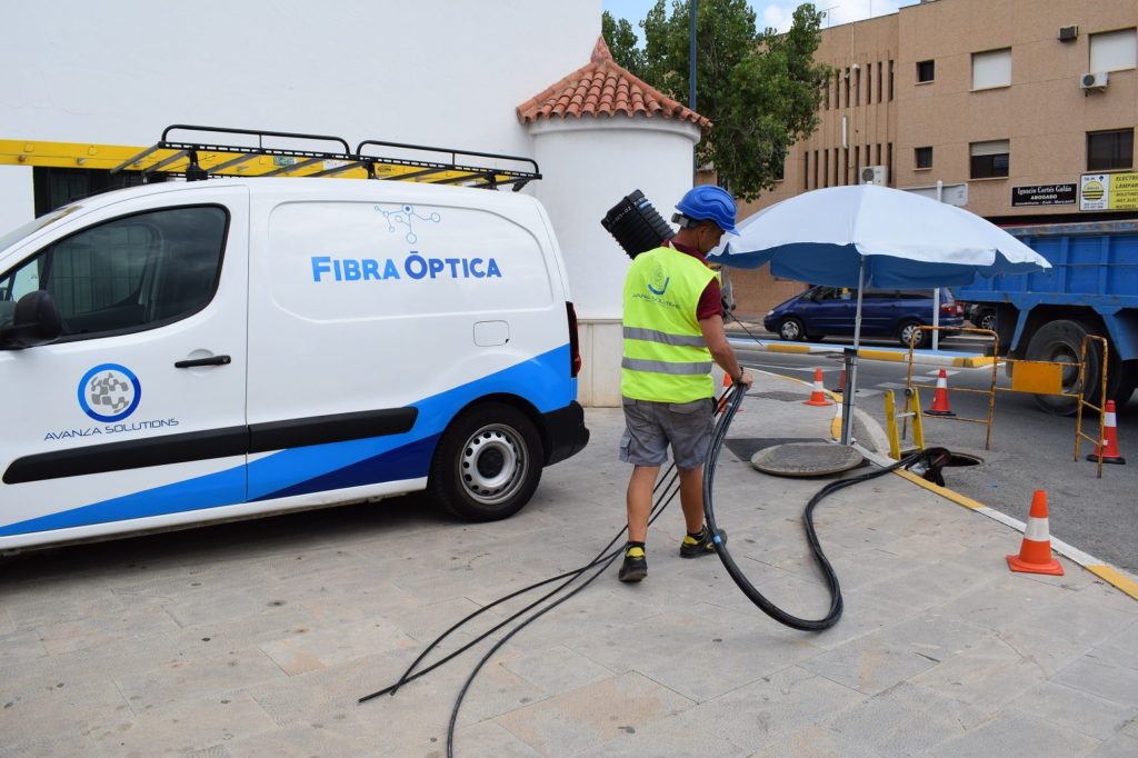 Foto de Despliegue de una red de Fibra Óptica del Grupo Avanza