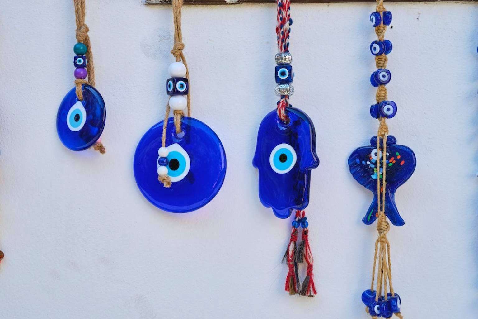 Conocer qué amuletos protegen contra el mal de ojo, con Futuro y Videncia