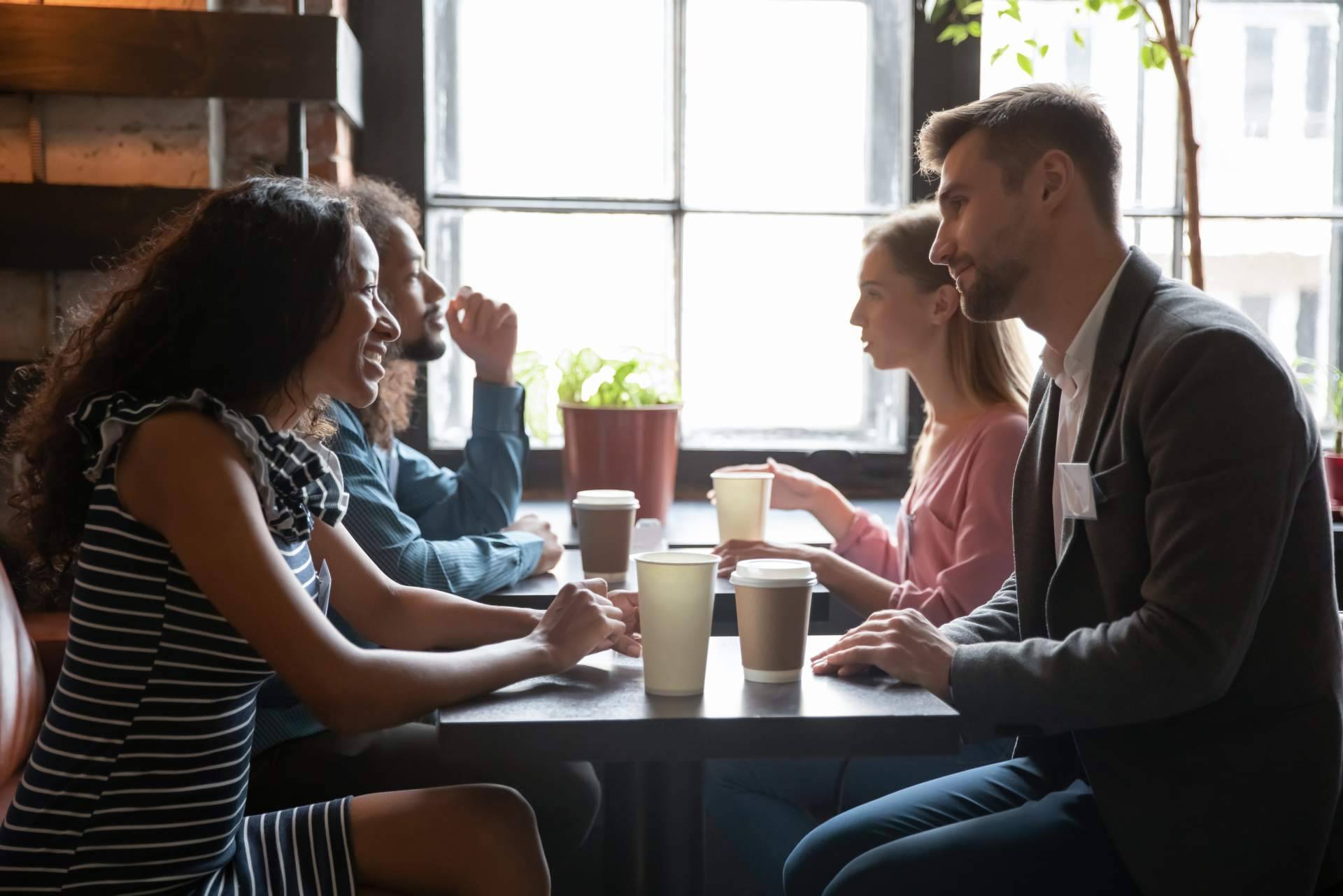 Una alternativa a las apps de citas en Barcelona son los eventos speed dating, por BeDazzling