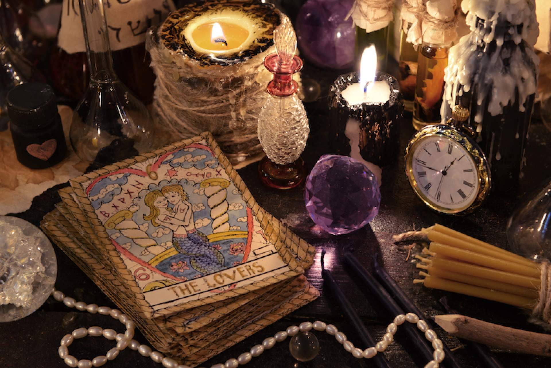 Qué es el tarot y para qué se emplea, con Sentidos Psíquicos